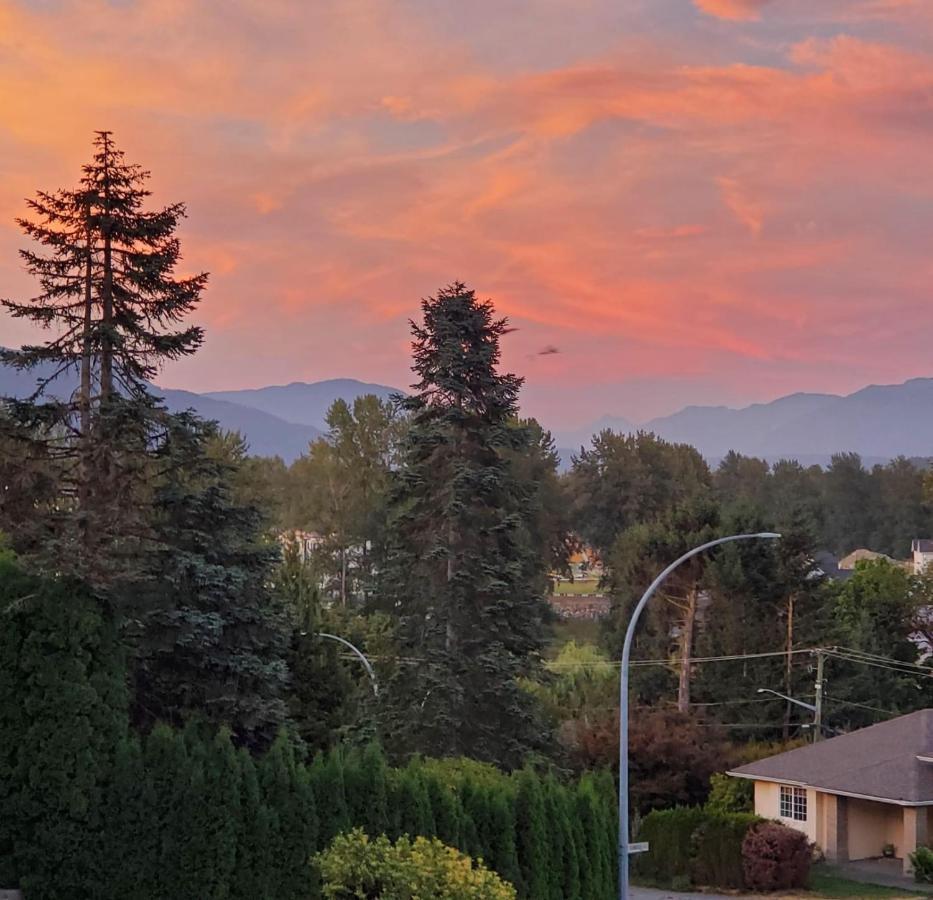 Mountain Retreat 3 Bedroom Garden House Near Heritage Park, Coliseum , Hwy 1, Fishing, Cultus Lake 칠리왝 외부 사진