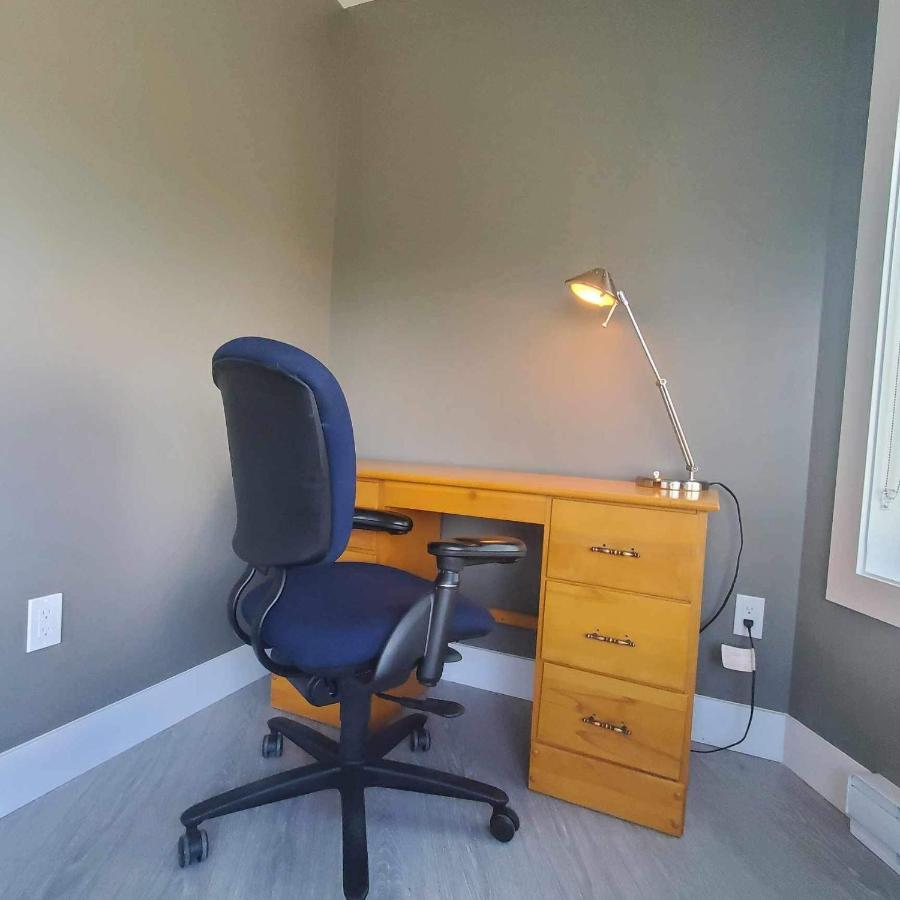 Mountain Retreat 3 Bedroom Garden House Near Heritage Park, Coliseum , Hwy 1, Fishing, Cultus Lake 칠리왝 외부 사진