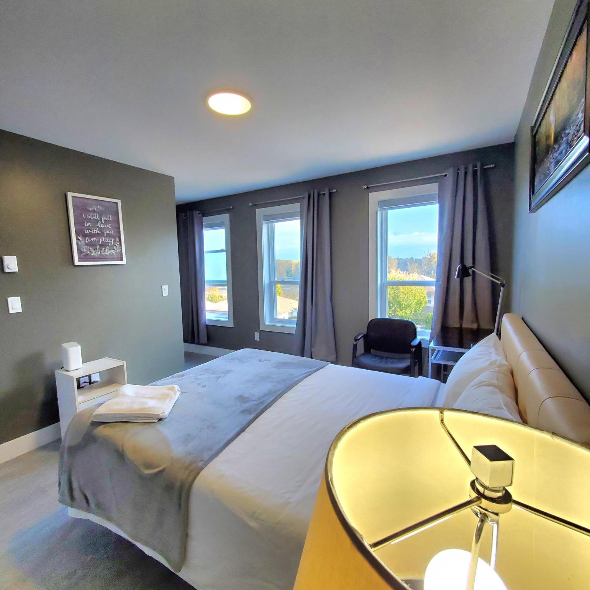 Mountain Retreat 3 Bedroom Garden House Near Heritage Park, Coliseum , Hwy 1, Fishing, Cultus Lake 칠리왝 객실 사진