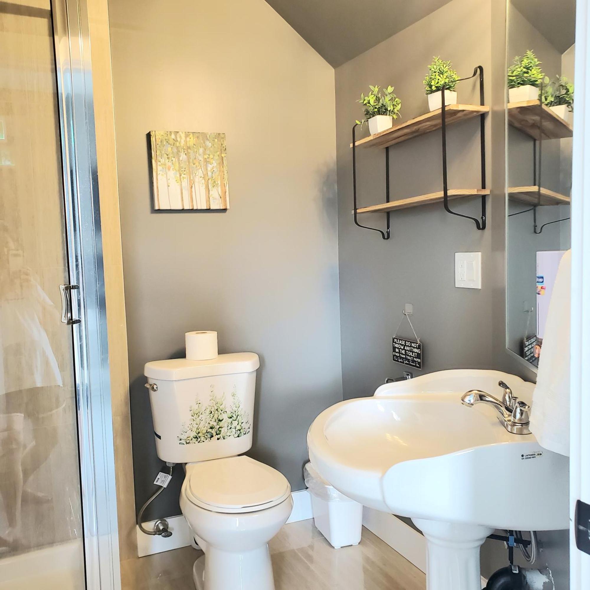 Mountain Retreat 3 Bedroom Garden House Near Heritage Park, Coliseum , Hwy 1, Fishing, Cultus Lake 칠리왝 외부 사진
