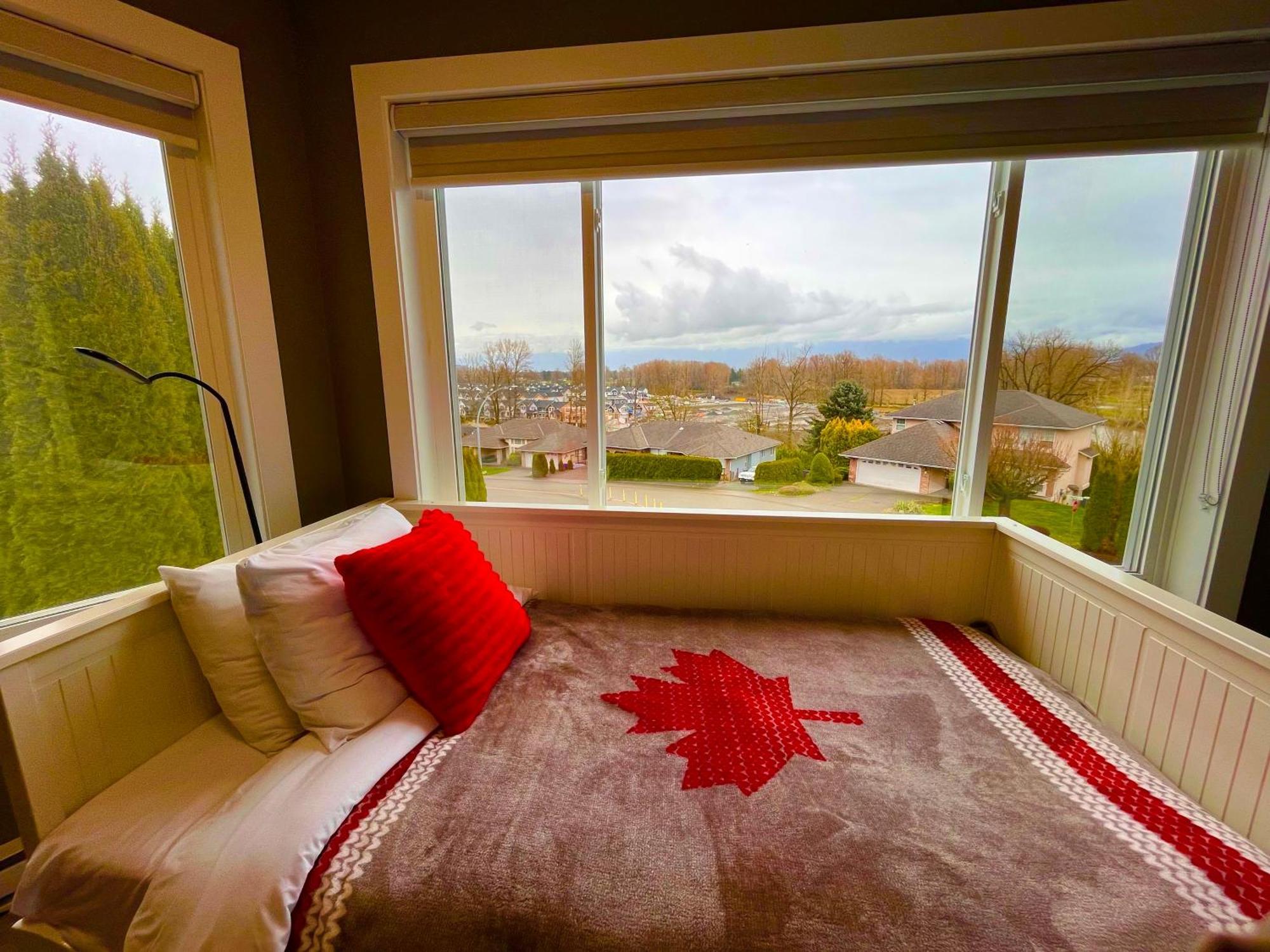 Mountain Retreat 3 Bedroom Garden House Near Heritage Park, Coliseum , Hwy 1, Fishing, Cultus Lake 칠리왝 외부 사진